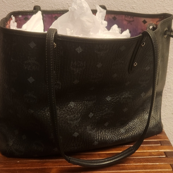 MCM
Anya vegan leather tote - Picture 9 of 11